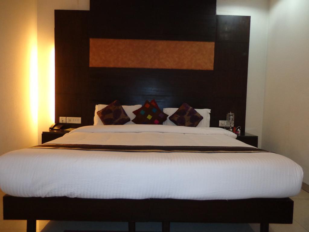 Oyo Hotel Grand Peepal Nova Deli Quarto foto
